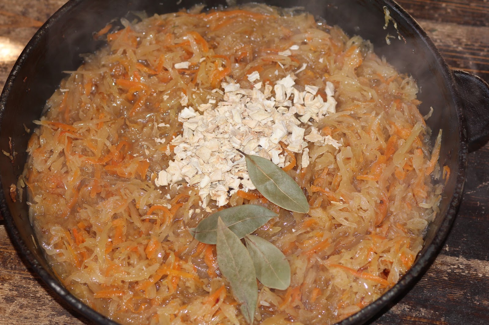 Квашеная капуста с грибами
