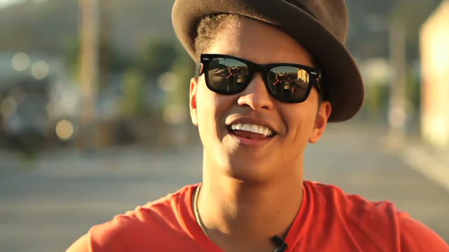 Bruno Mars Show Me traduzione testo video la musica secondo cocchio jpg (636x357)