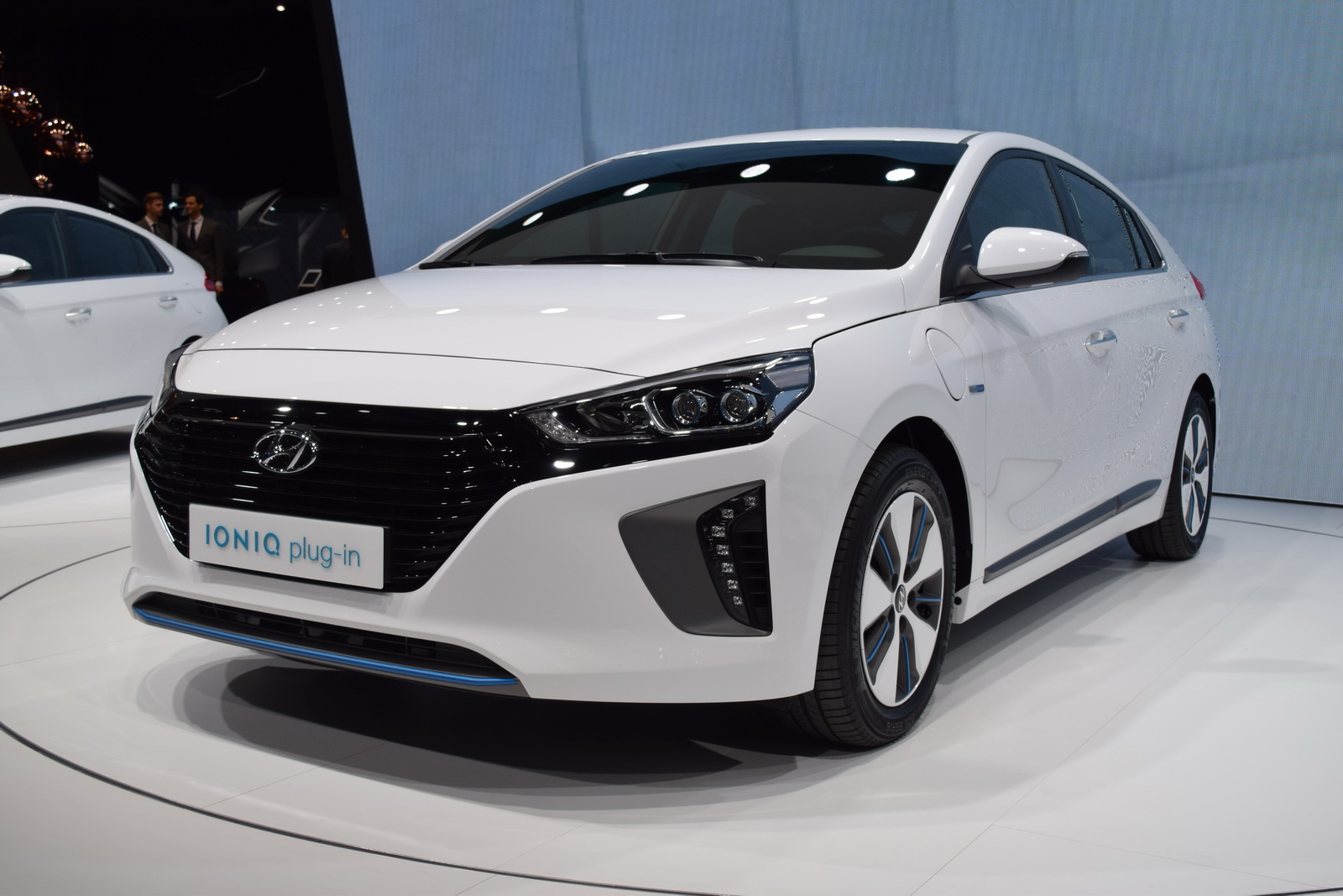 Đánh giá xe Hyundai Ioniq 2017