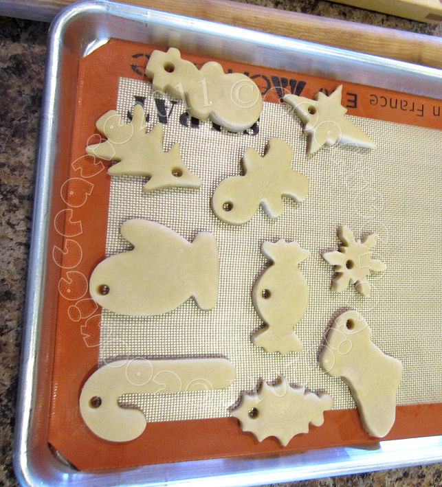 Holiday Sugar Cookie Recipe: Simple Christmas Cookie Ornaments (Tutorial)