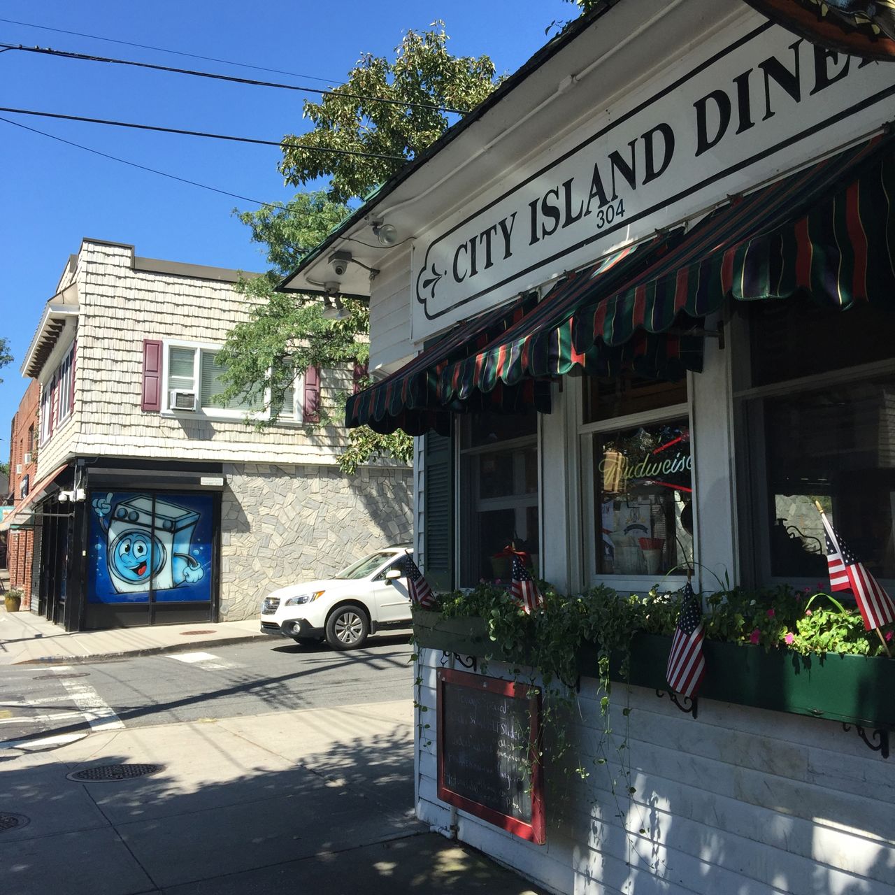 A Walk on City Island Avenue