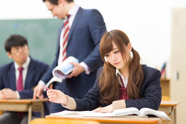 クラス皆で勉強 クラス皆で勉強