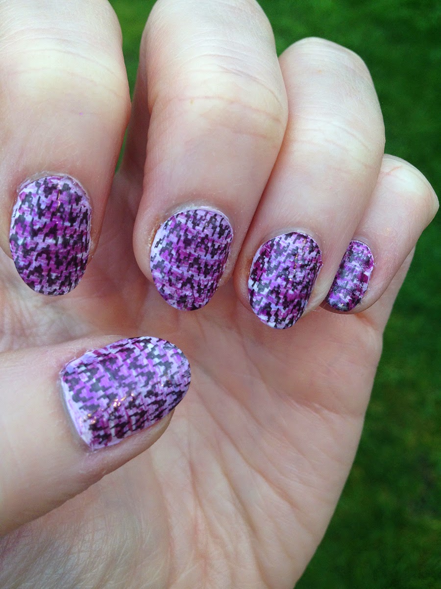 AshBob's Beauty Nail art tutorial Fan brush