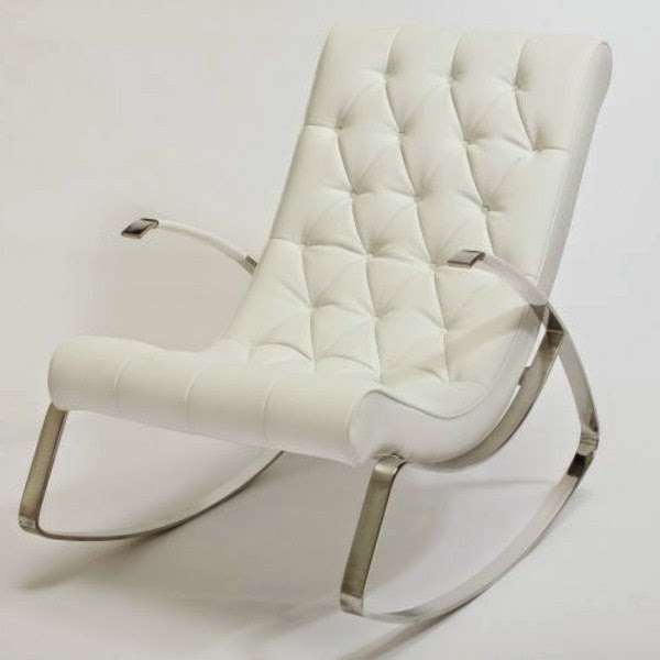 The rocking chair in white &#8211; cozy and comfortable!