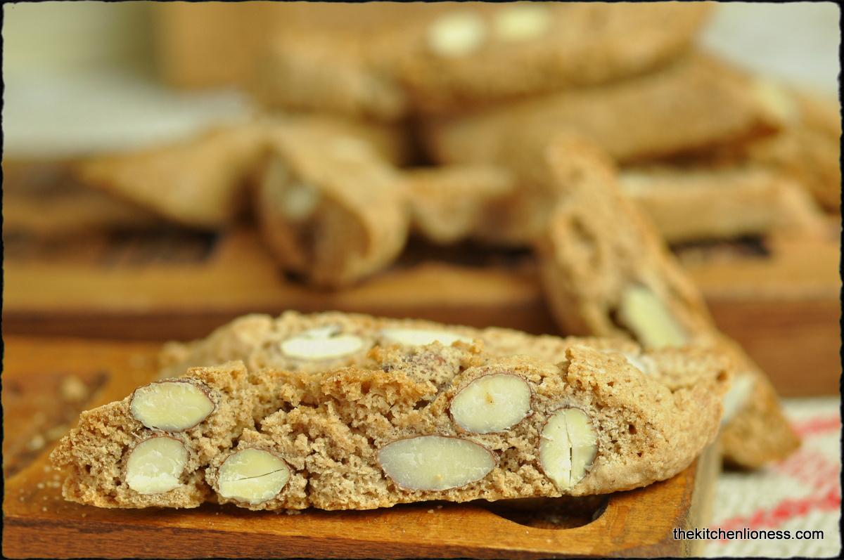 The Kitchen Lioness: Speculaas Biscotti with Almonds - Spekulatius ...