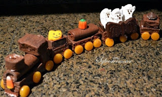 Chocolate Halloween Ghost Train Cake (c) photo by Sylvestermouse