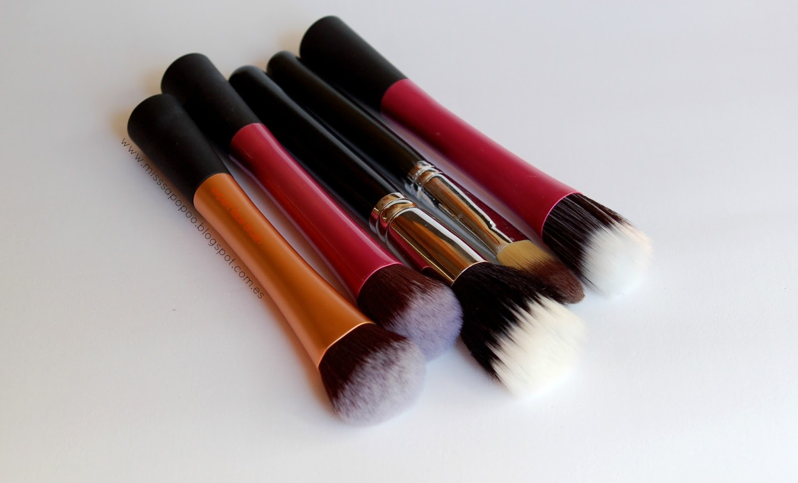 Miss Sapopoo FOUNDATION BRUSH