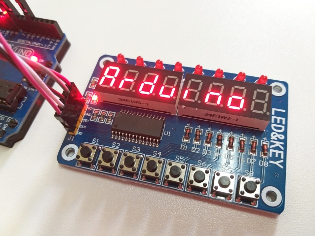 Módulo Display 7 Segmentos 8 dígitos TM1638 Vista da conexão do módulo TM1638 com Arduino