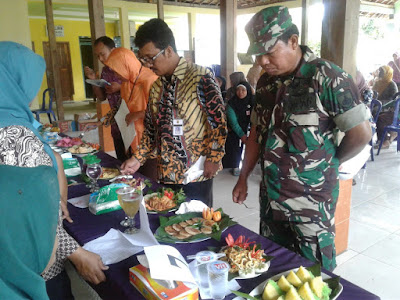 LOMBA MASAK NASI GORENG DAN ANEKA MAKANAN DARI SINGKONG DALAM RANGKA MEMPERINGATI HARI IBU