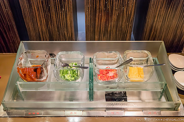 塩選輕塩風燒肉，鼎王旗下燒肉品牌，用餐環境內斂低調有質感，多類特色鹽類任你搭