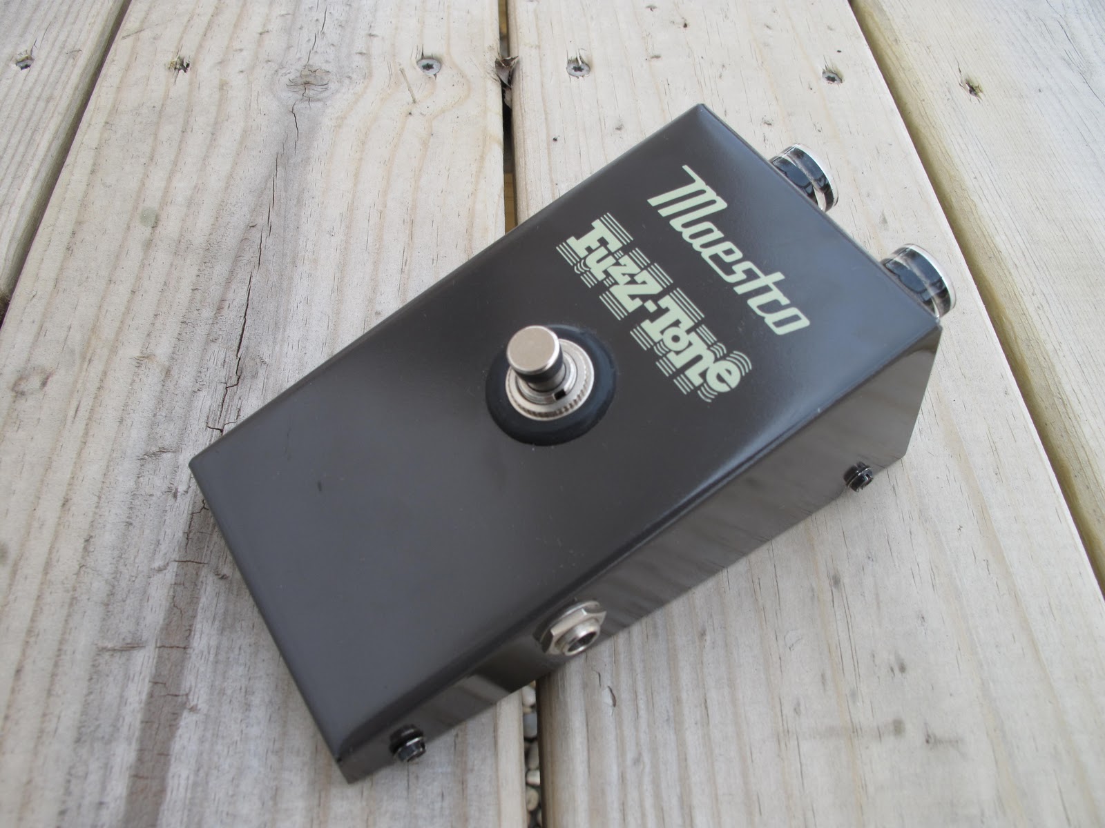 Maestro+FuzzTone+FZ-1A+Reissue+Front.JPG