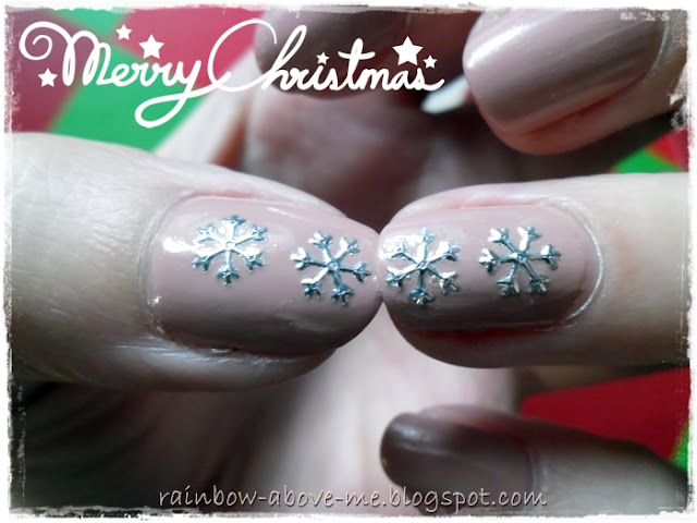 Snowflakes manicure - czyli świąteczne śnieżynki na paznokciach