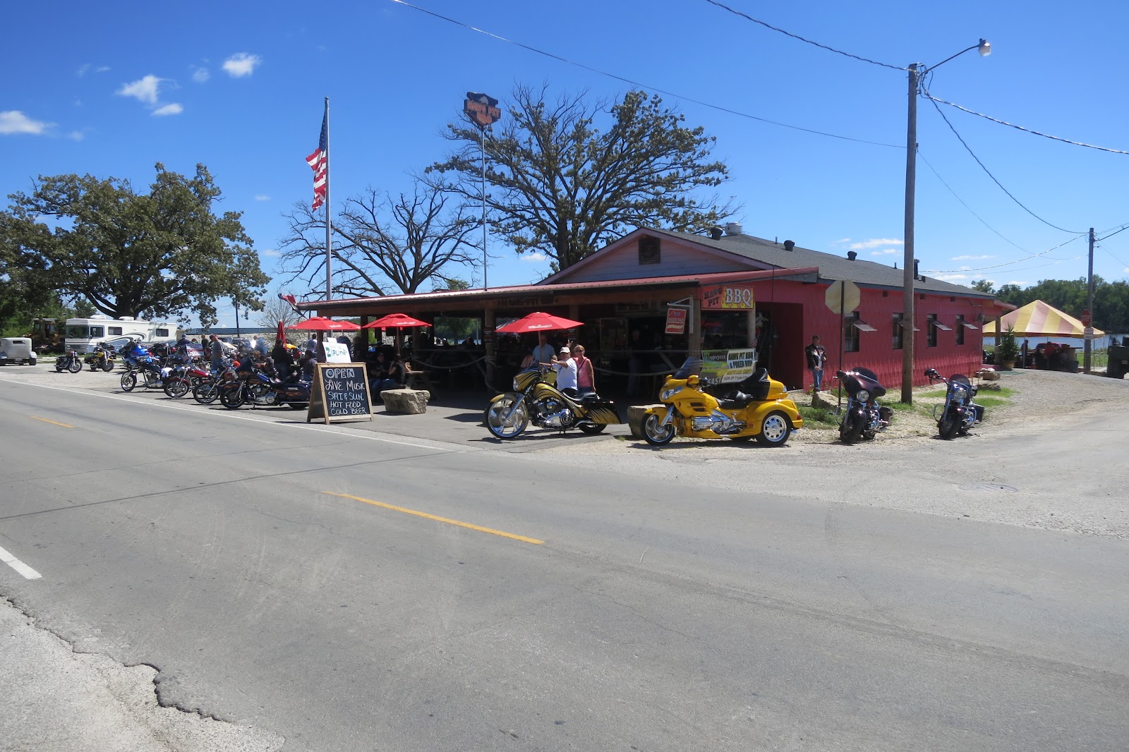 Q's End Licence to Travel Grafton IL