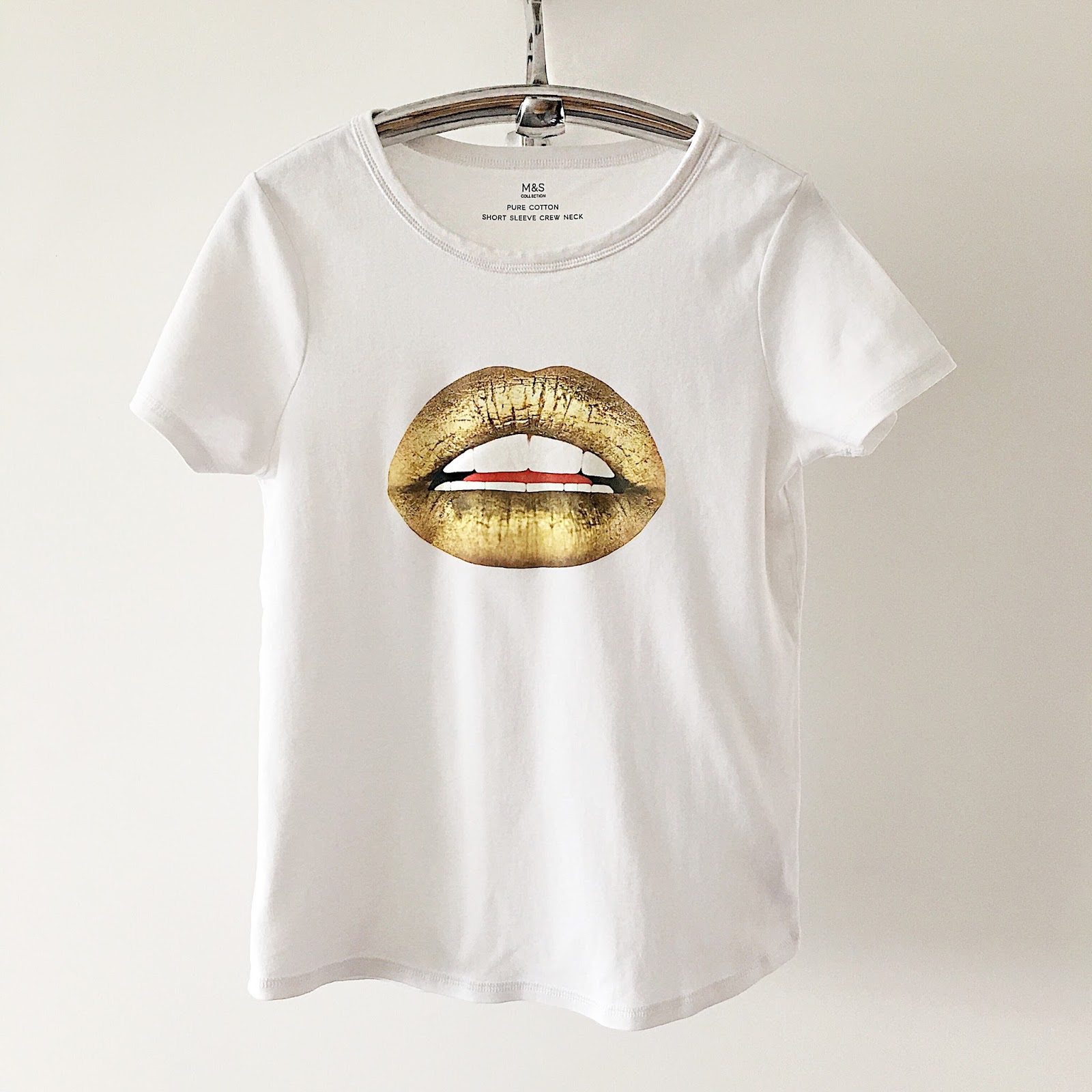 gold lips t shirt