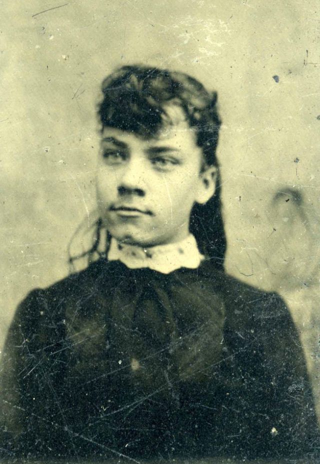 19th century hairstyles woman we often see images of the nineteenthcentury women in elegant gowns with stylized hairstyles have you ever thought that sometimes they also had some awful victorian fashion was not always elegant 32 photos that show 19th century hairstyles woman we often see images of the nineteenthcentury women in elegant gowns with stylized hairstyles have you ever thought that sometimes they also had some awful victorian fashion was not always elegant 32 photos that show