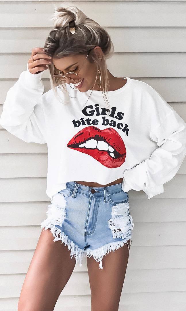 outfit of the day | printed sweatshirt + denim shorts