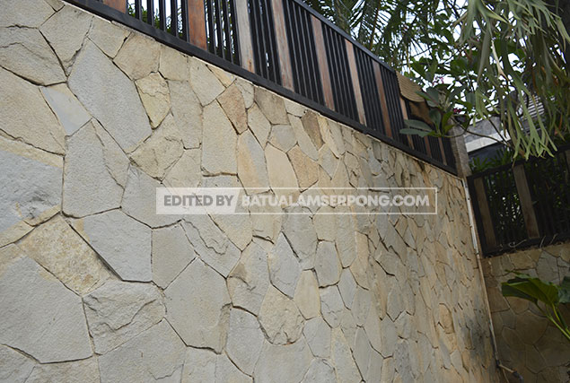 dinding batu alam templek