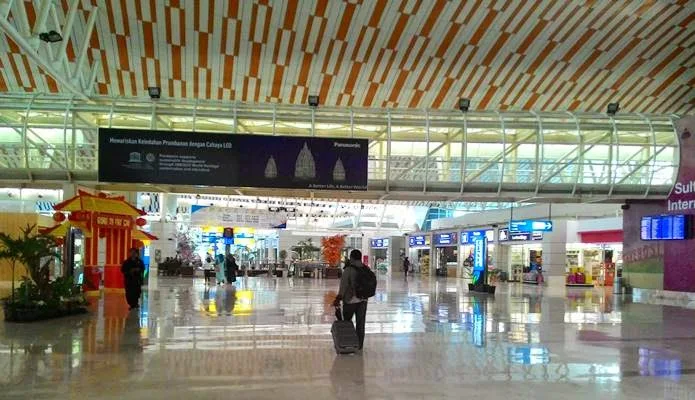 Ruang Tunggu Bandara Sultan Hasanuddin