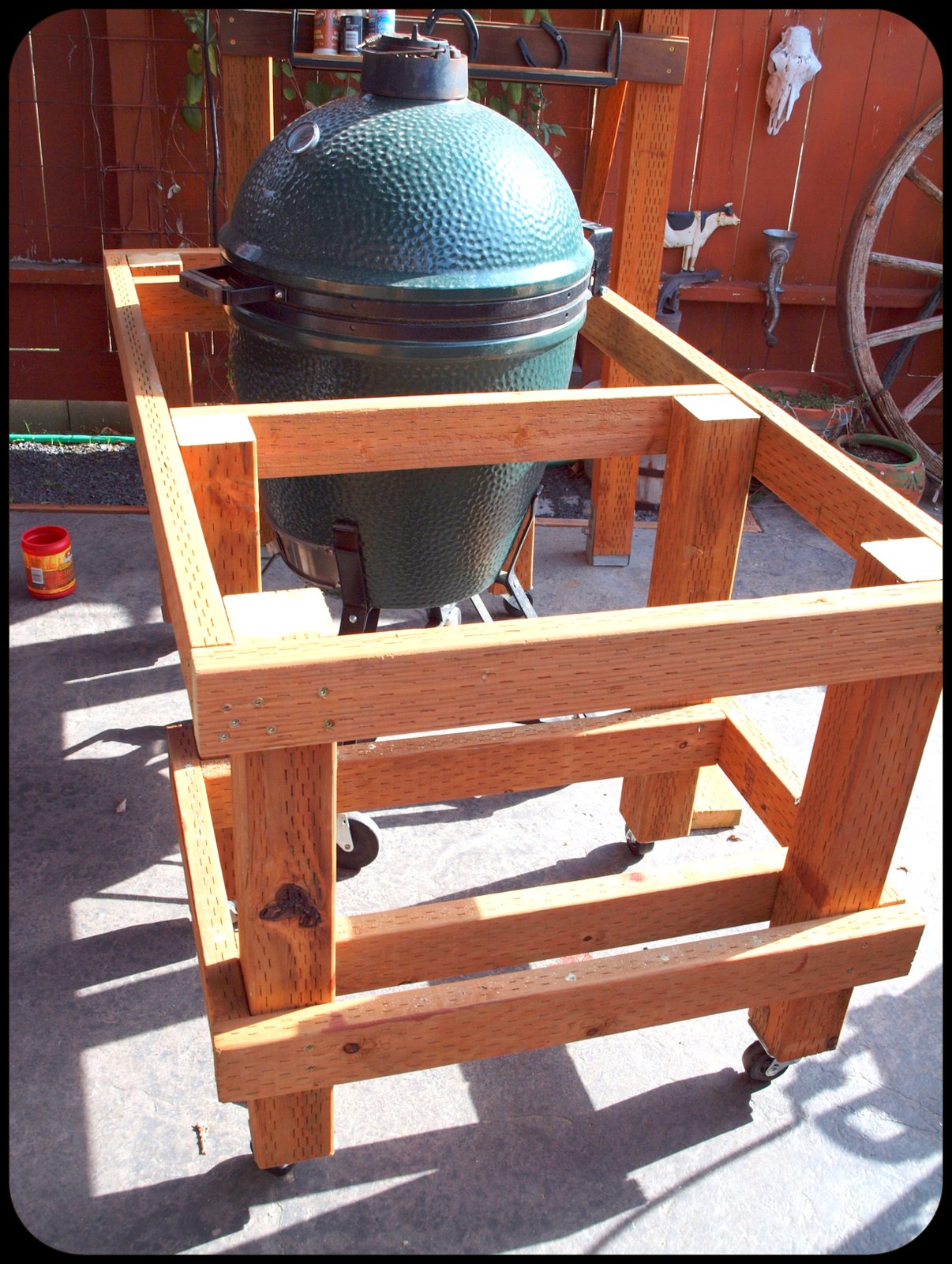 Woodworkin' & Good Eats Big Green Egg Table