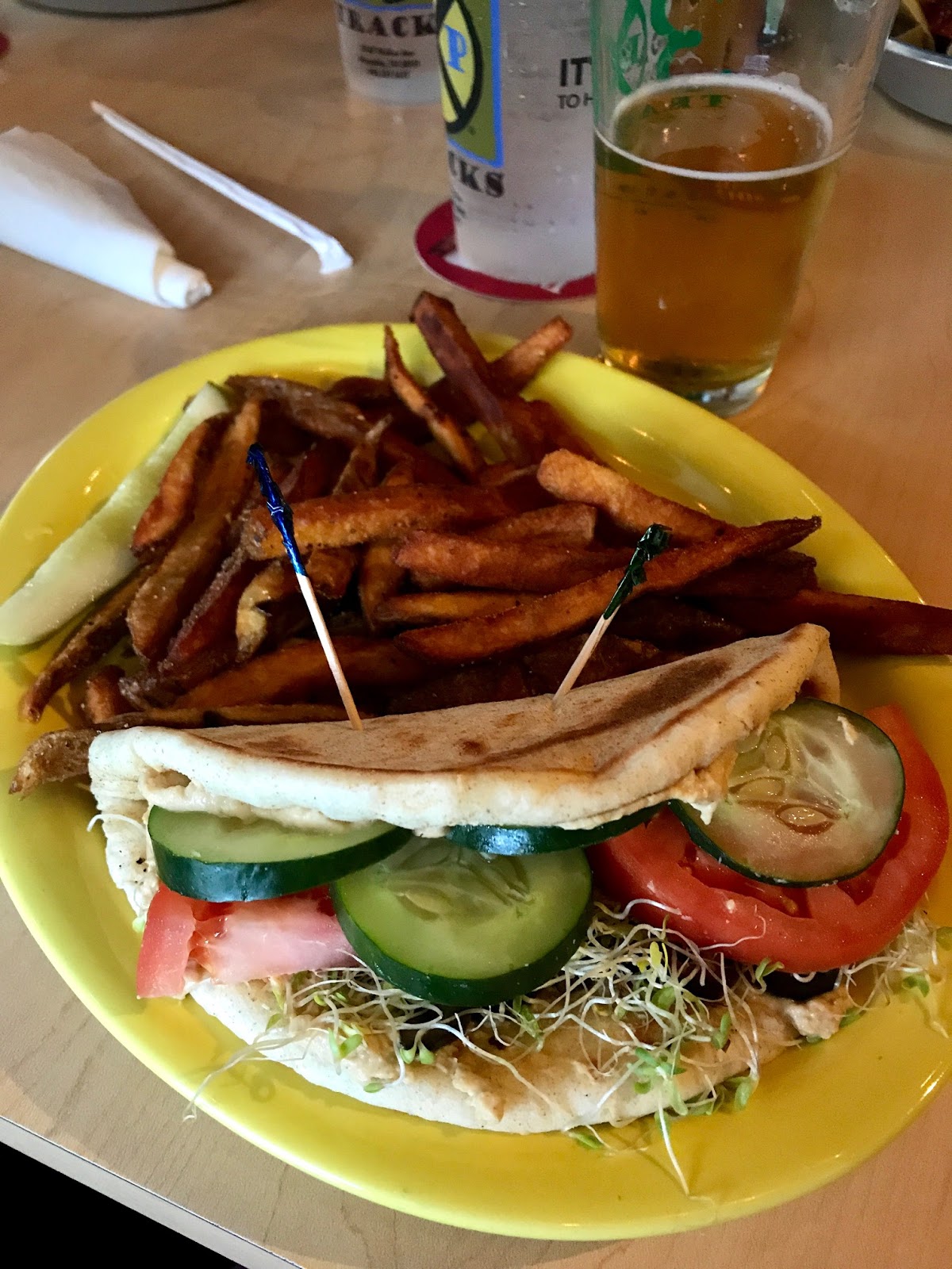 Vegan Crunk Omg! I Met Joey McIntyre! And Ate a Hummus Pita!