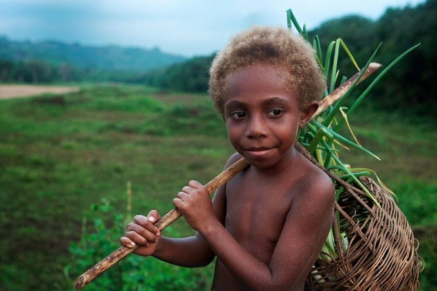 Народы меланезии. Папуа меланезийцы. Меланезийцы океании. Соломоновы острова население. Меланезийцы с соломоновых островов.