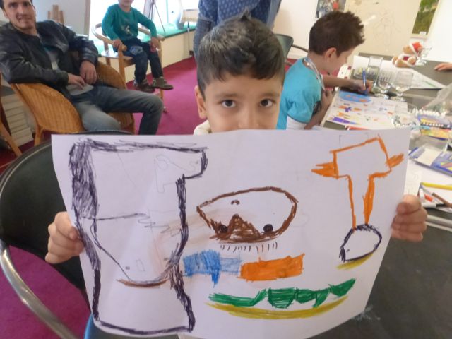Flüchtlingshilfe Baden-Baden: Kunst mit Kindern (1)