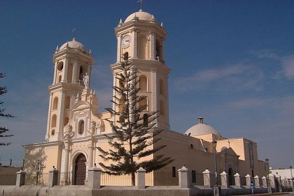 Lambayeque Camino Al Bicentenario La Iglesia San Pedro De La Ciudad
