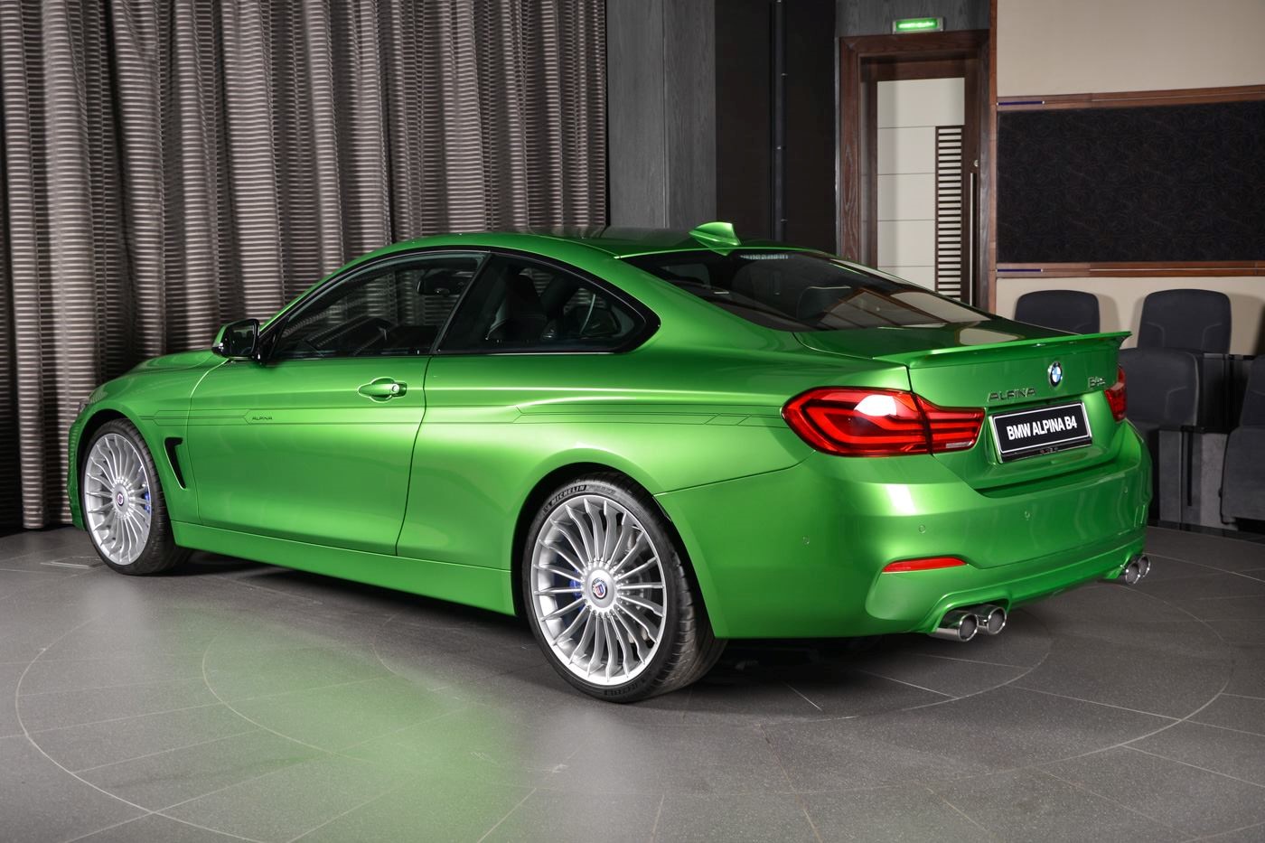 BMW Alpina b7 зеленая