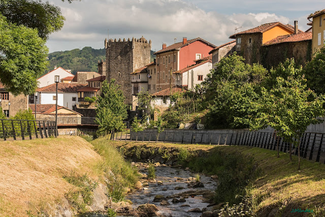 Salas Asturias rio Nonaya Barrio Ondinas torre castillo
