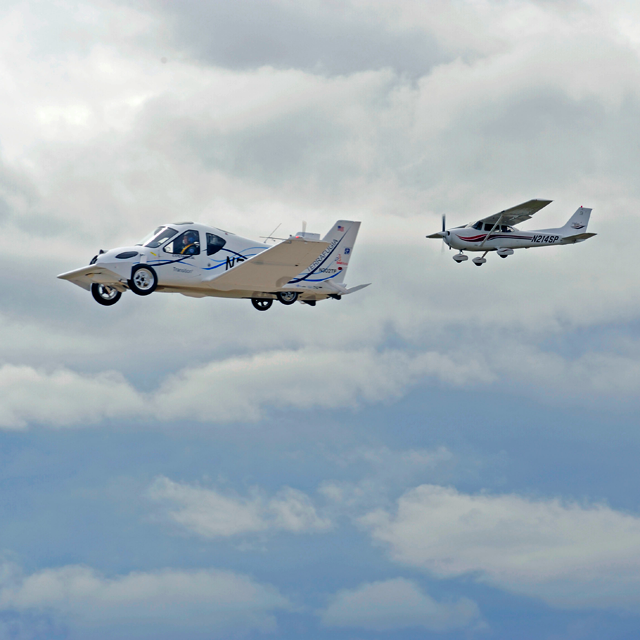 Banco de Imágenes Gratis: Auto y Avión a la vez - Car Plane Hybrid Vehicle