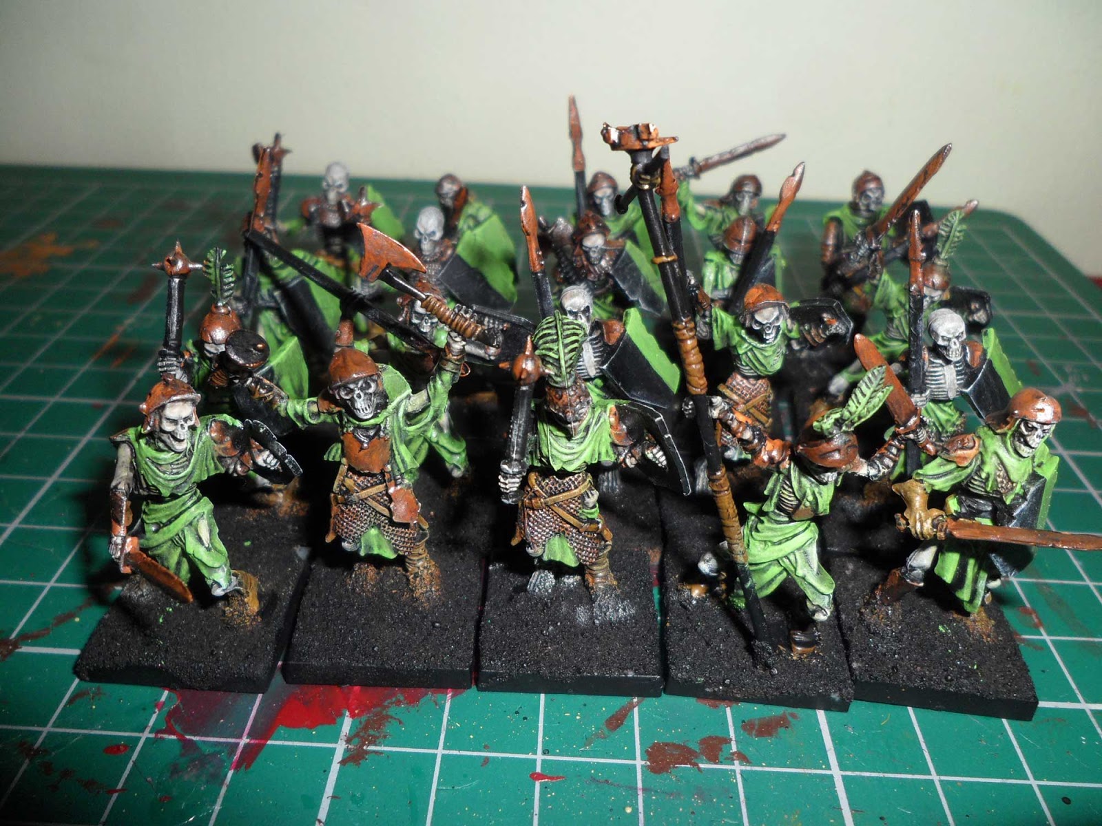 KINGS OF WAR - MORTS-VIVANTS - ROI REVENANT SUR WYRM MORT-VIVANT
