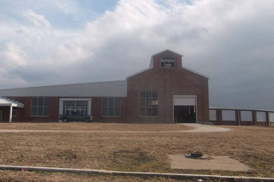Towns and Nature Beardstown, IL CB&Q's Depot and Roundhouse