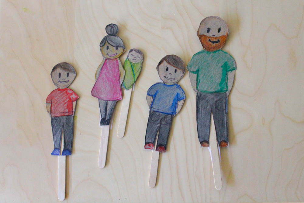 cute and peculiar Easy DIY family puppets
