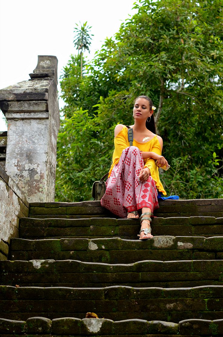 Elephant cave, Bali, Indonesia, Tamara Chloé, Sarong