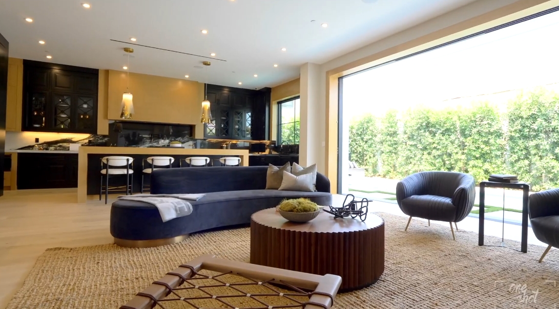 36 Interior Design Photos vs. 8235 W 4th St, Los Angeles Luxury Home Tour