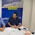 DEPUTADO E PREFEITO COMEMORAM ASSINATURA DE CONTRATO PARA PAVIMENTAÇÃO DE CRISTÓPOLIS