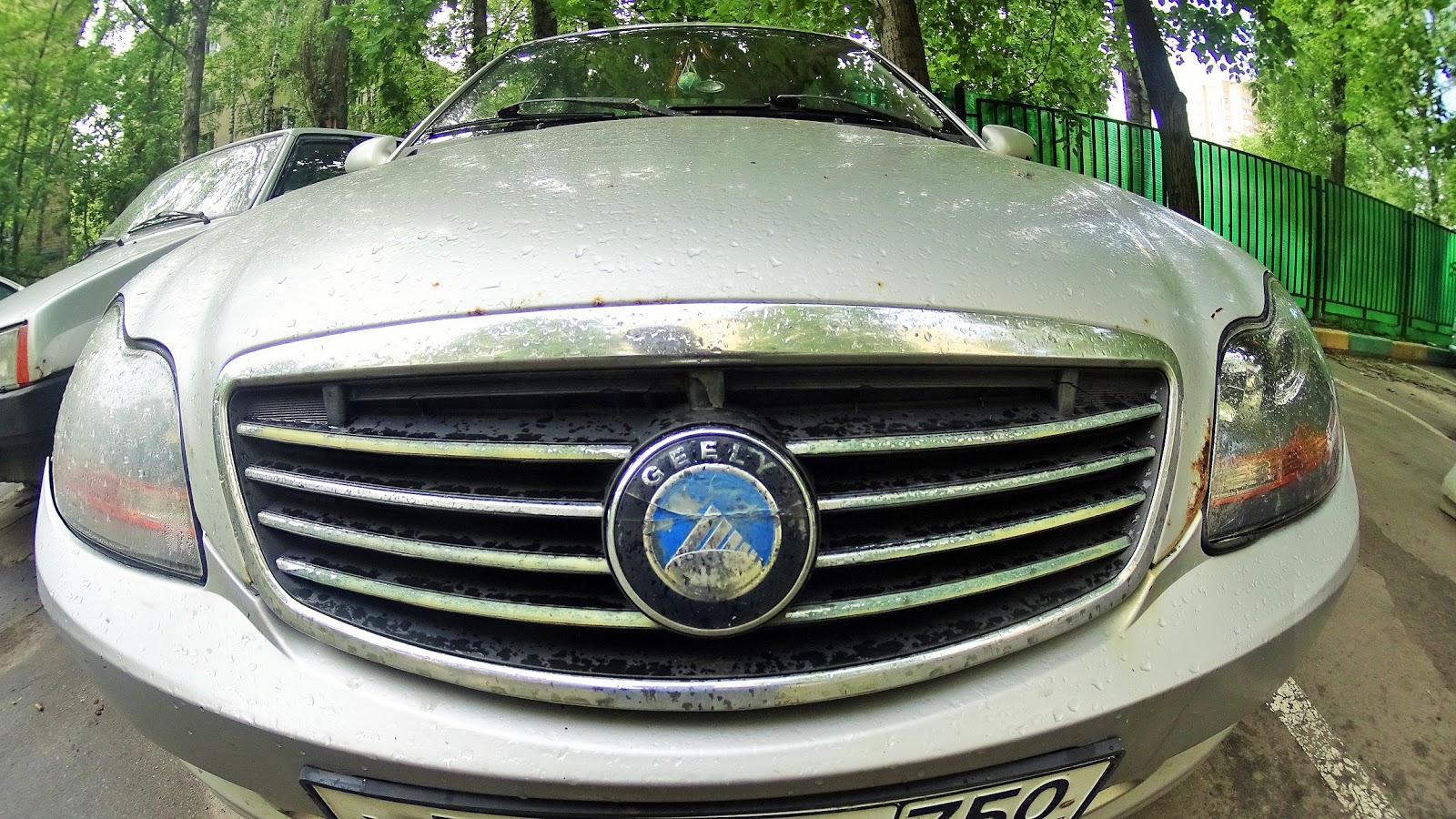 Машина geely otaka