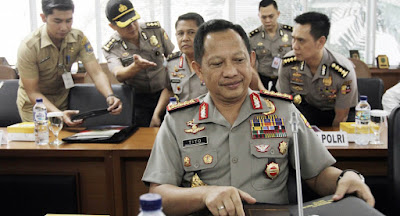 Kapolri Jenderal Tito Karnavian. Foto : jawapos.com. http://www.jawapos.com/read/2016/12/28/73741/ternyata-kapolri-kenal-pembunuh-sadis-pulomas/1