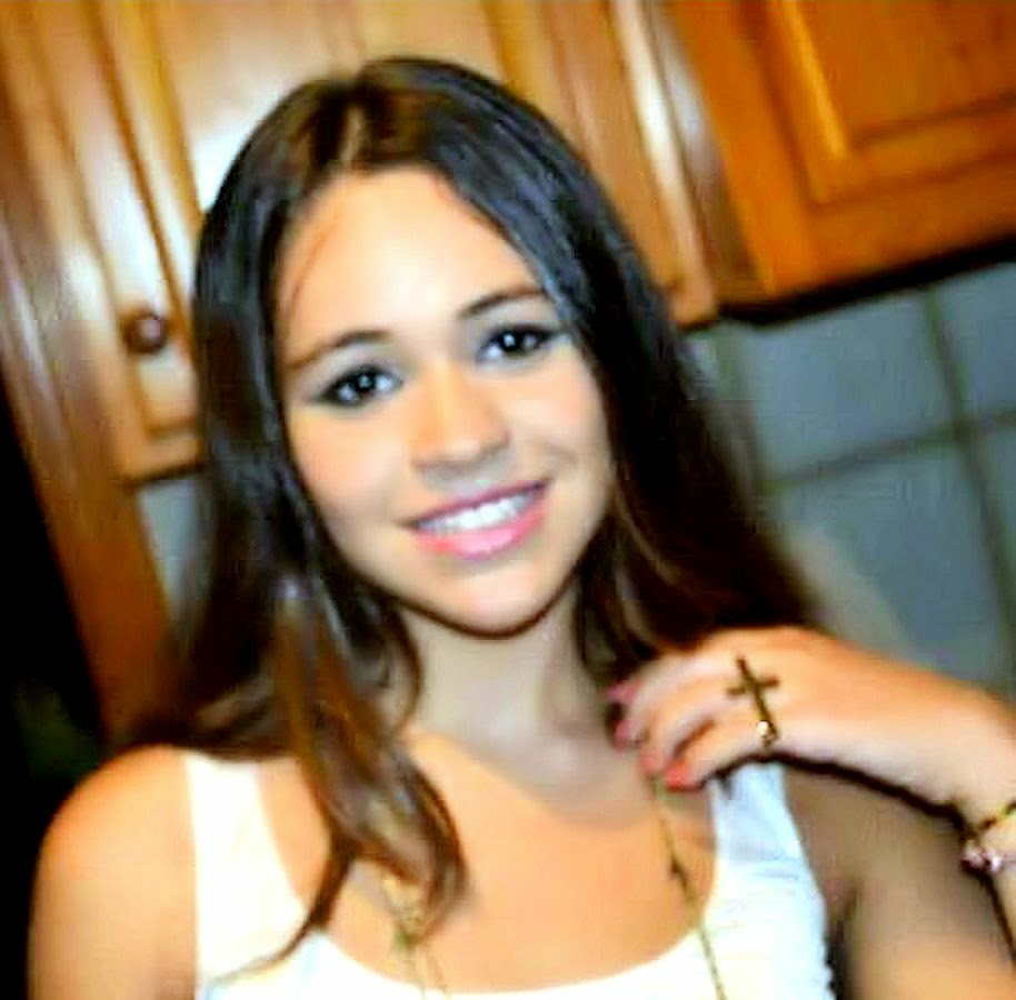 15-year old Malén Ortiz disappeared in 2013 while on her way to her  boyfriends home for lunch after school, riding her skateboard next to a  crowded road on broad daylight. She disappeared
