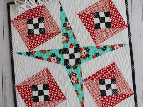 Cosmos Mini Quilt + Your Free March 2018 Calendar