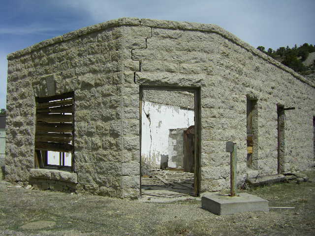 The RV Travels of Earl & Linda Manhattan, Nevada