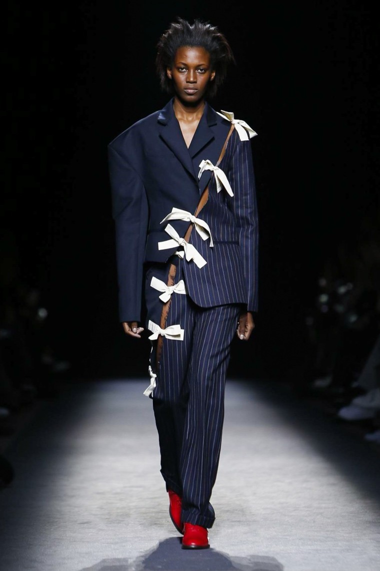 Jacquemus Fall/Winter 2016-2017 RTW PFW jacquemus-fall-winter-2016-2017-collection-paris-fashion-week, , jacquemus-fall-winter-2016-2017, jacquemus-fall-winter-2016, jacquemus-fall-winter-2017, jacquemus-fall-2016-2017, jacquemus-fall-2016, jacquemus-fall-2017, du-dessin-aux-podiums, dudessinauxpodiums