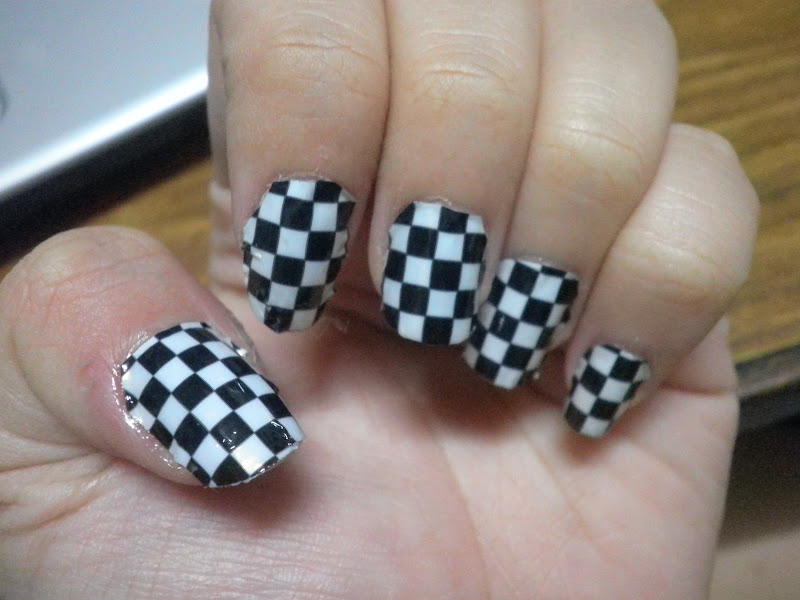 .sugarsweetkisses.: Checkered Nails!