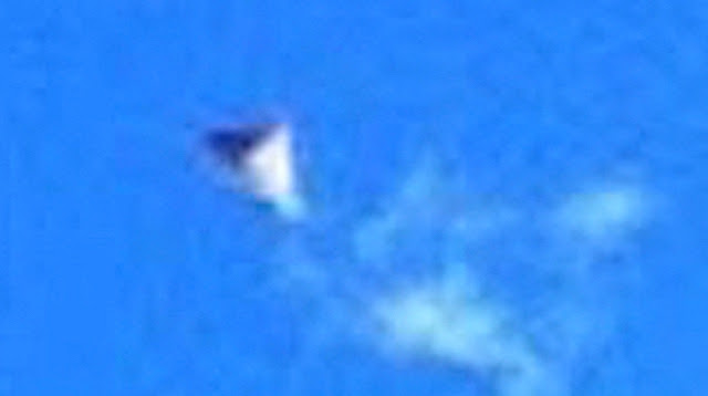UFO News ~ Pyramid UFO Over Mountain In Clarens, South Africa plus MORE Clarens%252C%2BSouth%2BAfrica%252C%2BET%252C%2Balien%252C%2Baliens%252C%2Bastronomy%252C%2Bscience%252C%2Bspace%252C%2BPortugal%252C%2Bsighting%252C%2Bsightings%252C%2Bnews%252C%2Bdisk%252C%2BUFO%252C%2BUFOs%252C%2B1