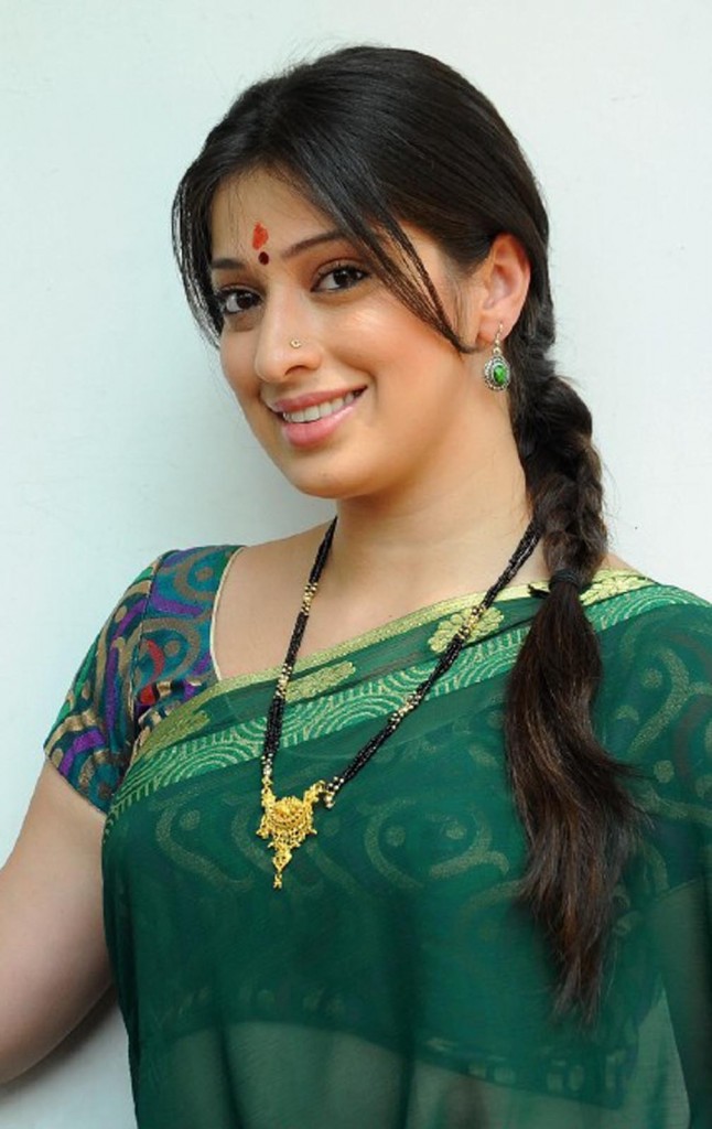 Cute Actress: Hot LakshmiRai in Green Saree