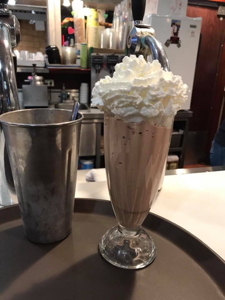 Lindy's Chili and Gertie's Ice Cream in Bridgeview