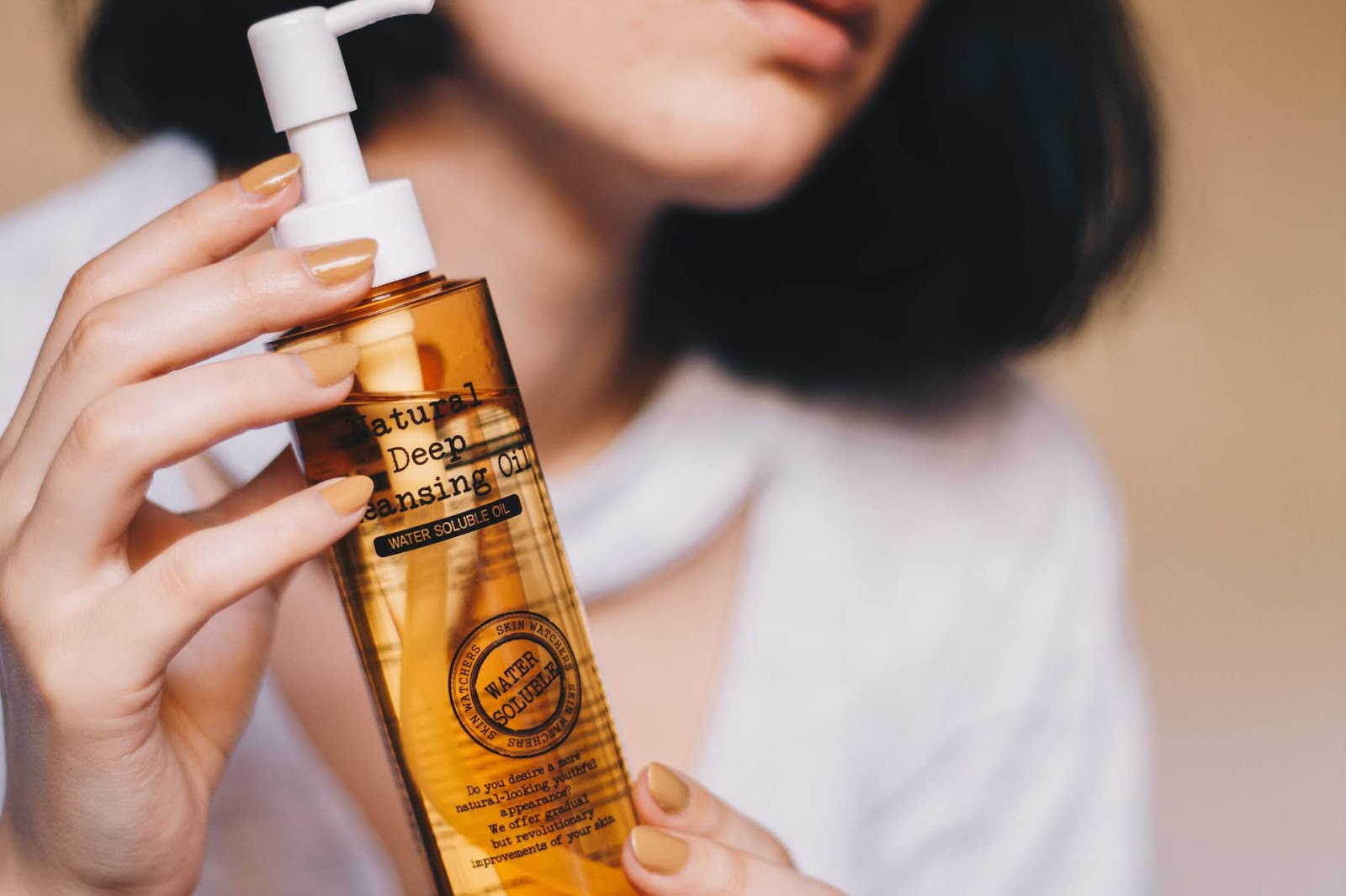 "Skin Watchers Natural Deep Cleansing Oil is a natural cleansing oil that is formulated with Natural Apricot Oil, Macadamia Seed Oil, Meadowfoam Seed Oil, and Bergamot Oil. "