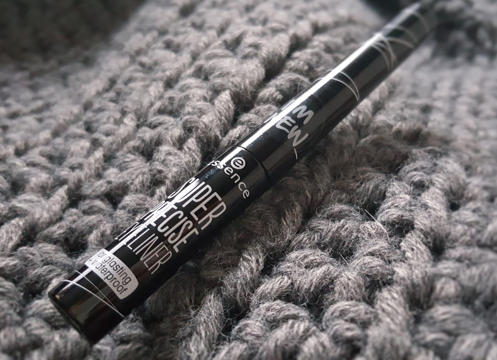 Essence Super Precise Eyeliner. Livelivethings
