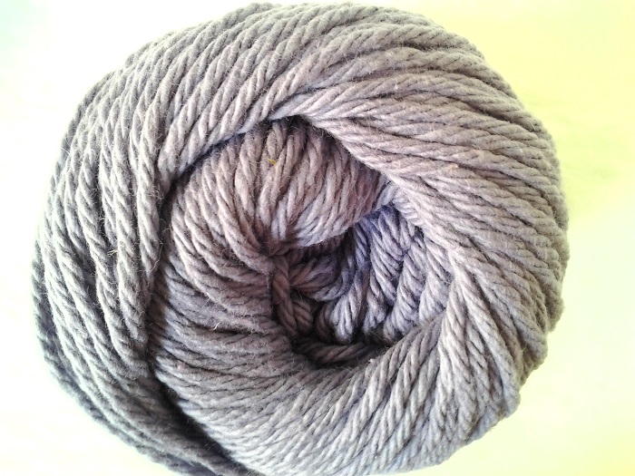 Yarn Review: Peaches & Creme