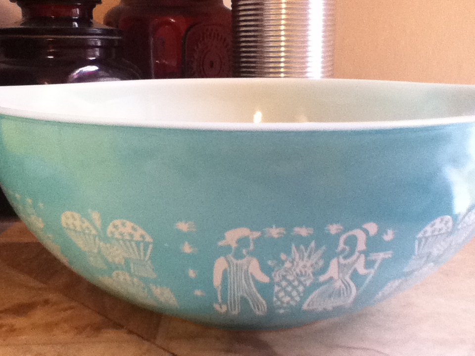 Pyrex Junkie: Cooking with Pyrex- Grandma Ople's Apple Pie